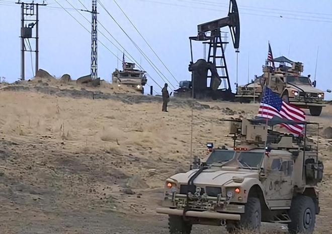 美国将从叙利亚盗取的石油，通过卡车源源不断地运往伊拉克